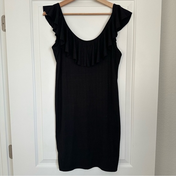 Billabong Black Cotton Ribbed Dress with Ruffle Sleeves - Picture 1 of 4